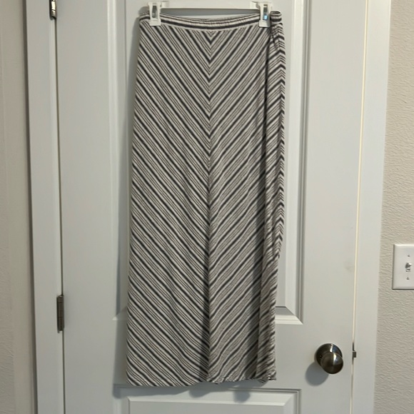 For Cynthia Black and White Striped Maxi Skirt - Picture 1 of 4